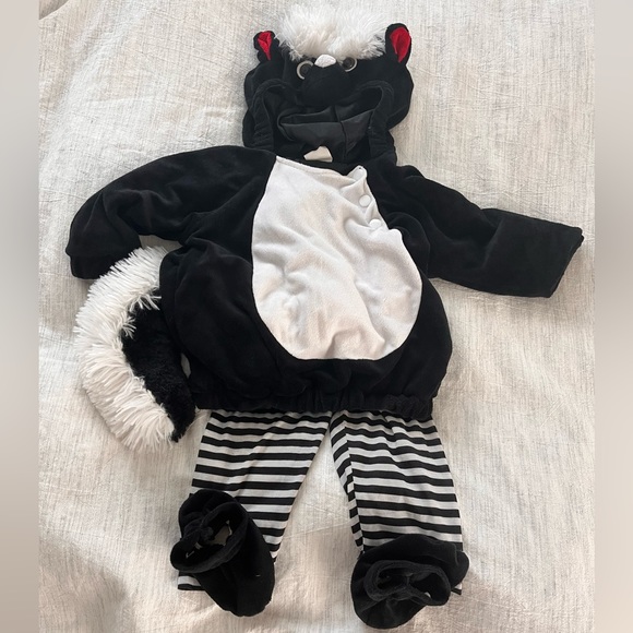 Children’s skunk costume - Picture 1 of 3